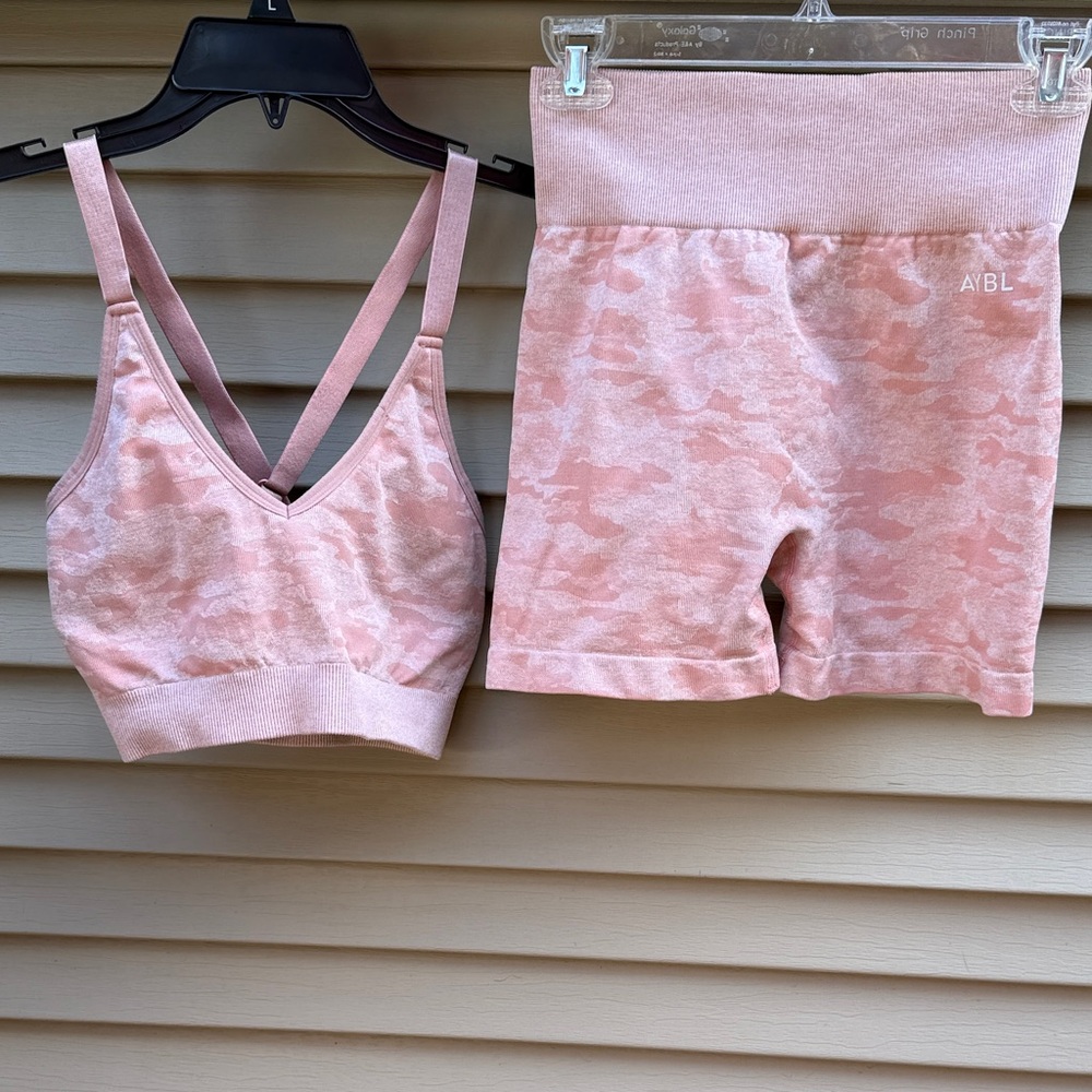 Set - AYBL Seamless Sports Bra and Shorts Size Medium